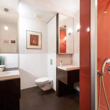 M&r Airport&business Marina Mokotow - 4 People - Parking - Fast Wifi - Netflix - Self Check-in - Terrace - Guarded Estate - 6 Min From Chopin Airport