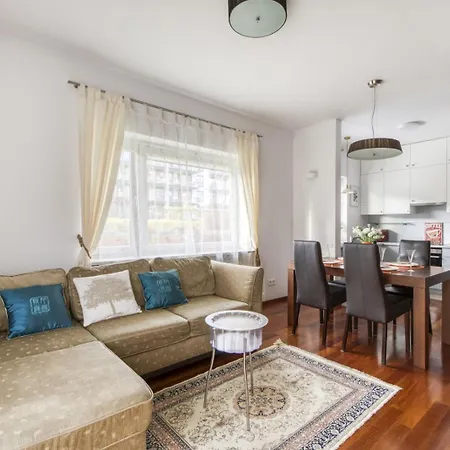 Appartement M&r Airport&business Marina Mokotow - 4 People - Parking - Fast Wifi - Netflix - Self Check-in - Terrace - Guarded Estate - Gramophone - 6 Min From Chopin Airport