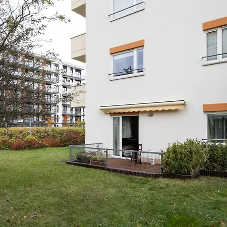 M&r Airport&business Marina Mokotow - 4 People - Parking - Fast Wifi - Netflix - Self Check-in - Terrace - Guarded Estate - 6 Min From Chopin Airport *