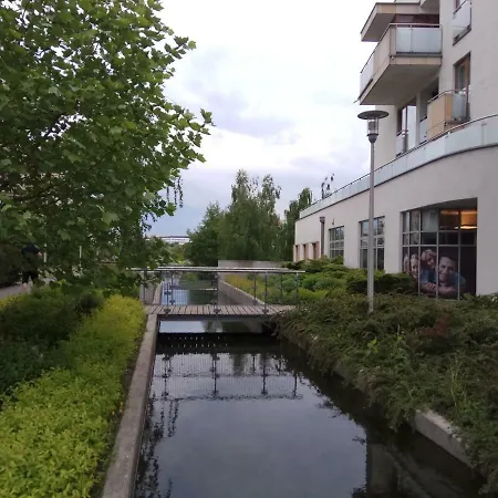 M&r Airport&business Marina Mokotow - 4 People - Parking - Fast Wifi - Netflix - Self Check-in - Terrace - Guarded Estate - 6 Min From Chopin Airport Appartamento *