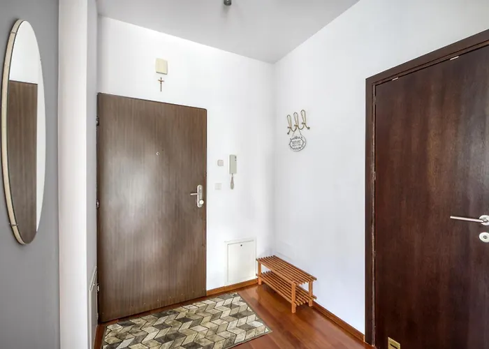 Apartment M&r Apartament: Airport-adjacent Business With Terrace *