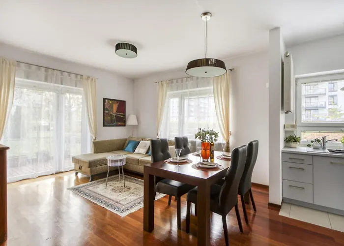 Apartment M&r Apartament: Airport-adjacent Business With Terrace Warsaw