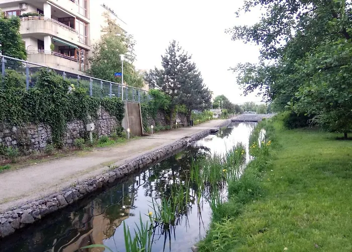 Apartment M&r Apartament: Airport-adjacent Business With Terrace