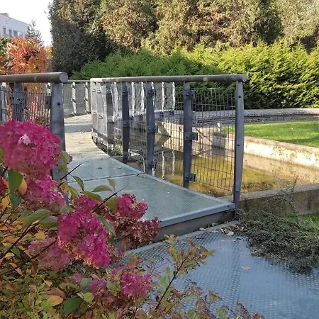 M&r Airport&business Marina Mokotow - 4 People - Parking - Fast Wifi - Netflix - Self Check-in - Terrace - Guarded Estate - 6 Min From Chopin Airport *