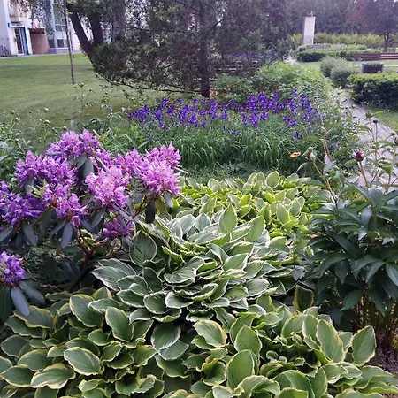 M&r Airport&business Marina Mokotow - 4 People - Parking - Fast Wifi - Netflix - Self Check-in - Terrace - Guarded Estate - 6 Min From Chopin Airport Varsó