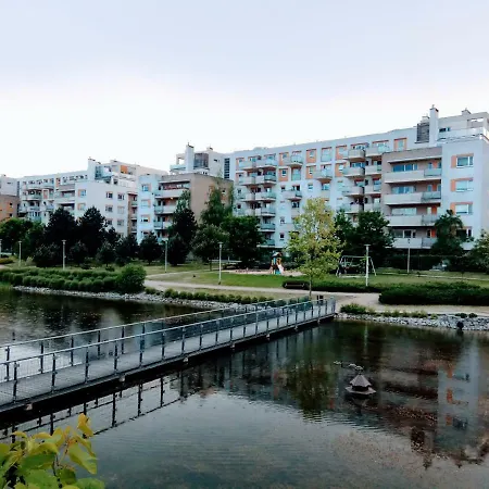 Apartman M&r Airport&business Marina Mokotow - 4 People - Parking - Fast Wifi - Netflix - Self Check-in - Terrace - Guarded Estate - 6 Min From Chopin Airport Varsó